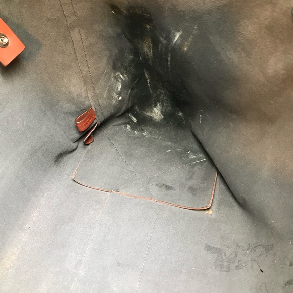 Signature V Crocodile-Embossed Leather & Smooth Leather Tote AS IS interior - Picture 15 of 16